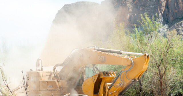 federal-judge-blocks-trump’s-border-wall-construction-across-texas’s-big-bend-sector