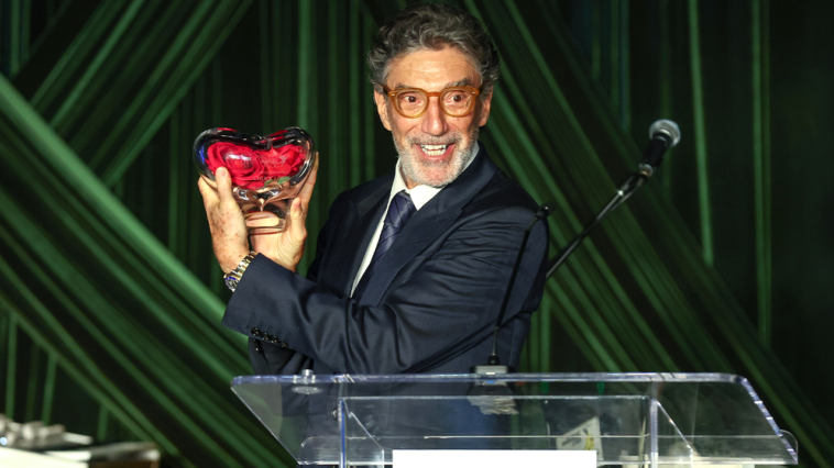 white-house-urges-sitcom-producer-chuck-lorre-to-seek-‘psychiatric-help’-after-targeting-trump,-first-lady