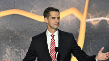 trump-gives-out-sen.-tom-cotton’s-cell-phone-number-over-opposition-to-permanent-daylight-saving-time-bill