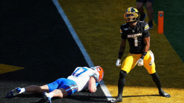 florida-gators-run-into-buzzsaw-in-missouri,-tigers-shred-top-ten-team-for-rare-ranked-win-at-home