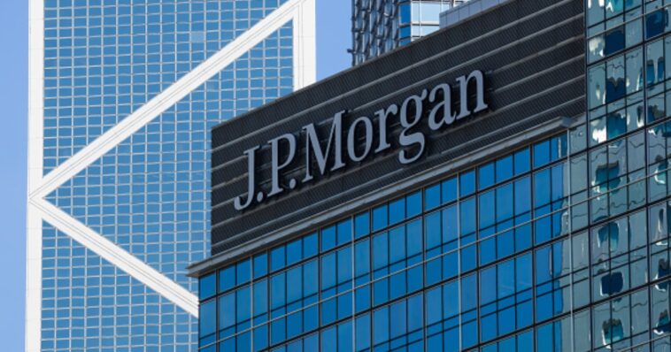 jpmorgan-sued-after-employee-was-allegedly-asked-keep-his-‘gay-job’-off-the-clock