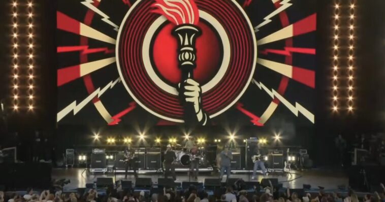 bruce-springsteen-headlines-anti-trump-rally-featuring-socialists,-‘free-palestine’-chants-and-attacks-on-ice-(video)