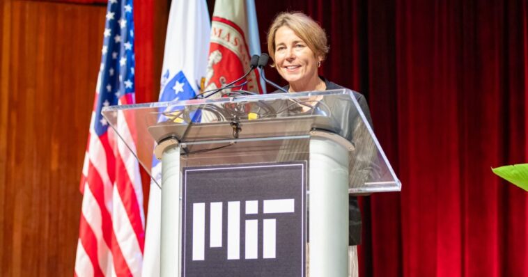 hypocrisy:-crazed-democrat-gov.-maura-healey,-who-sued-exxon-and-bragged-she-“stopped-two-gas-pipelines,”-now-begs-trump’s-energy-secretary-to-fast-track-a-natural-gas-expansion