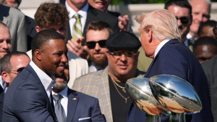 eagles’-saquon-barkley-suffers-hamstring-injury-against-rams,-and-field-could-have-played-a-significant-role