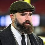 jason-kelce-calls-the-commanders-the-‘redskins’-during-game,-immediately-apologizes-so-as-to-not-get-canceled