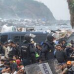 spanish-national-police-begin-operation-to-clear-thousands-of-illegal-migrants-from-ceuta-beach-tent-camp