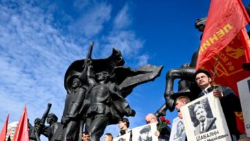 dozens-detained-at-communist-party-rally-in-moscow