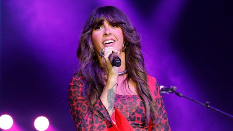 country-star-ella-langley-only-wants-one-thing-—-and-it’s-a-big,-‘beefy’-whitetail-buck