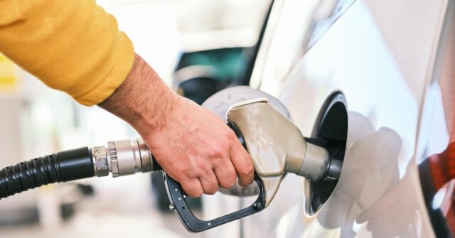 poll:-americans-blame-trump-for-higher-prices,-cost-of-living