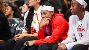allisha-gray-injures-fingers-vs.-liberty-as-dream-await-her-playoff-status
