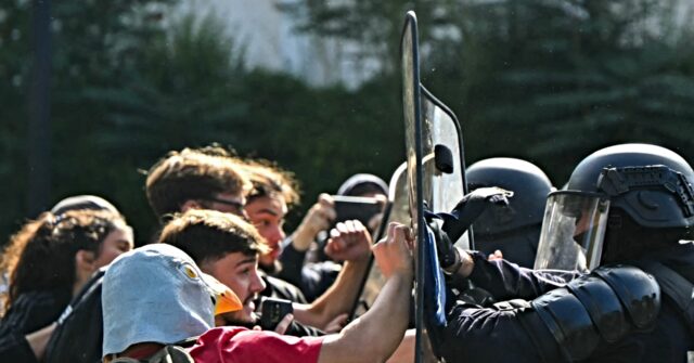 france:-500+-schools-closed-as-nation-braces-for-more-leftist-violence