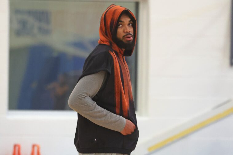 karl-anthony-towns-fumes-with-grim-update-on-knicks-contract-talks