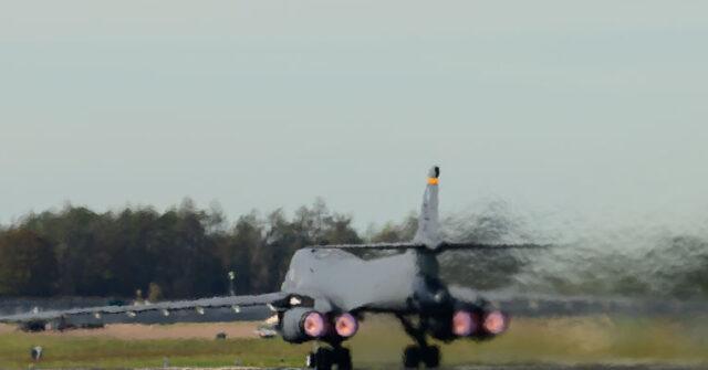 all-us-b-1-bombers-return-to-us.-from-british-terrorism-alert-air-base
