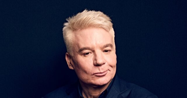mike-myers-flaunts-‘fight-fascism’-shirt-at-nyc-concert-introduced-by-aoc-and-bernie-sanders