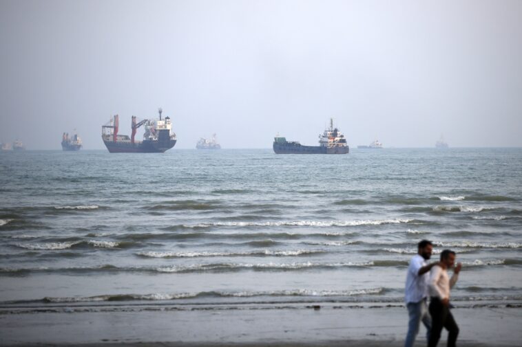 sailors-reportedly-offered-$25k-per-trip-to-move-oil-out-of-the-persian-gulf-amid-strikes,-drone-attacks