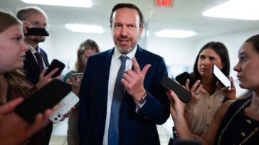 dem-senator-who-demanded-saudi-accountability-over-khashoggi-meets-with-crown-prince,-pushes-palestinian-state