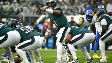 jalen-hurts-caught-cursing-at-eagles-receivers-in-live-mic-moment-vs.-rams