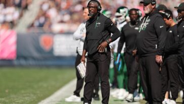 aaron-glenn-tries-to-find-jets-positives-in-dismal-loss-to-bears-as-season-hangs-on-upcoming-stretch
