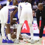 ex-knick-ariel-hukporti-exits-in-scary-79ers-preseason-debut-moment