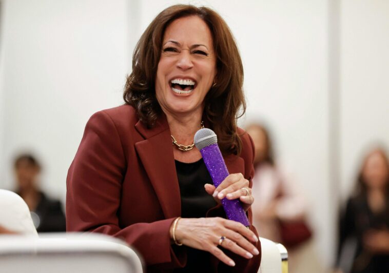 the-midterm-sprint-gets-the-full-kamala-treatment-with-a-‘powerful’-pep-talk