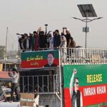 thousands-of-imran-khan-supporters-march-on-pakistan’s-capital