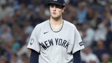 cam-schlittler-needed-help-this-time-—-and-the-yankees-utterly-failed-him