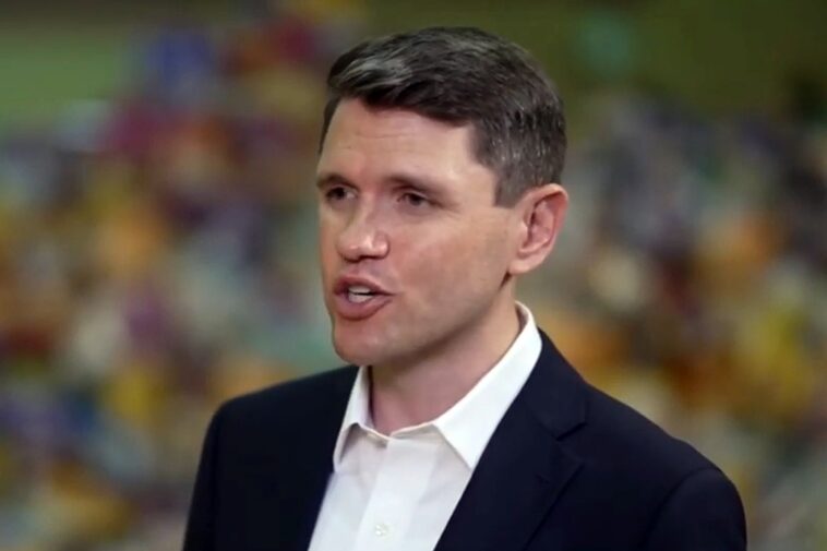 texas-dem-senate-nominee-james-talarico-put-on-defense-after-2020-comments-about-defunding-police-resurface:-‘we-must-replace’