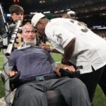 steve-gleason-roasts-peyton-manning-on-‘manningcast’-with-viral-forehead-joke
