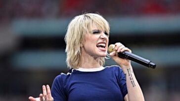 watch:-pop-singer-hayley-williams-says-‘greatest-threat-to-american-democracy’-is-christians