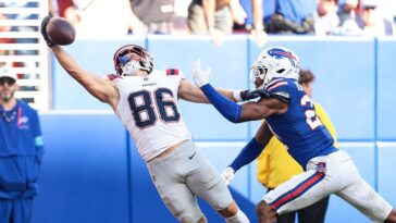 patriots-receiver’s-girlfriend-celebrates-his-game-winning-touchdown-by-peeing-her-pants