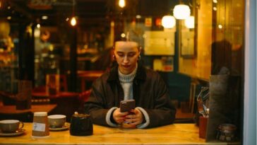 the-loneliness-epidemic-is-real-ai-is-making-it-much-worse.