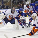semyon-varlamov-makes-stunning-return-to-islanders-after-676-day-wait:-‘nothing-holds-me-back’