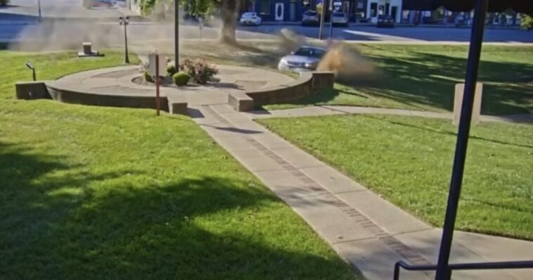 67-year-old-woman-arrested-for-drunkenly-doing-donuts-on-indiana-courthouse-lawn-(video)