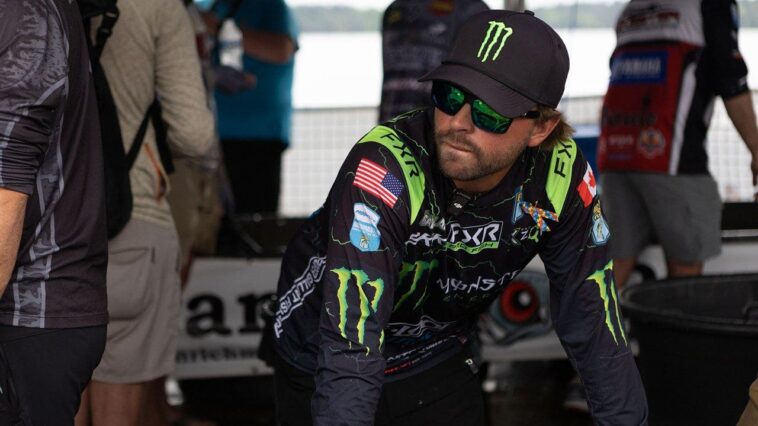 bassmaster-pro-cooper-gallant-says-bass-fishing-is-actually-more-fun-without-livescope-sonar