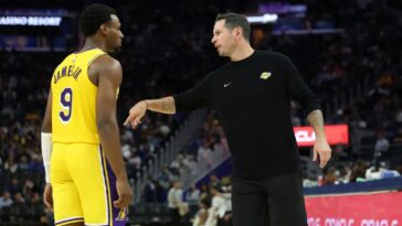 lakers-coach-rips-players-for-‘unacceptable’-behavior-with-rarely-seen-decision