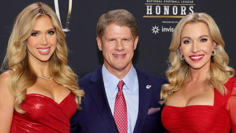 chiefs-owner’s-wife-tavia-hunt-has-heard-enough-about-how-they-get-all-the-calls-and-she’s-sick-of-it