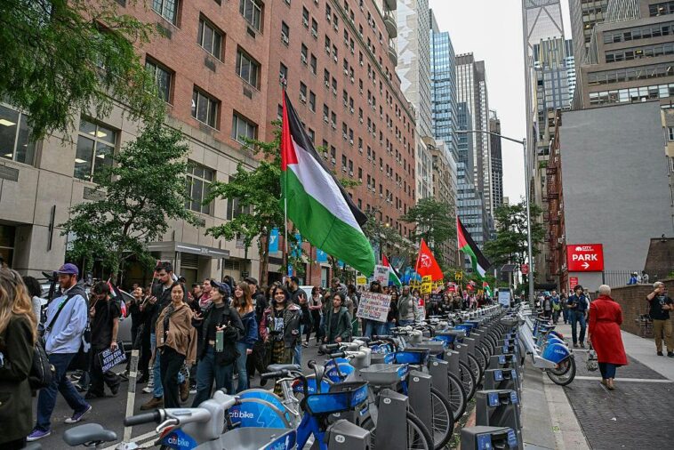 ‘beat-his-ass’:-daily-wire-reporter-threatened-at-nyc-anti-israel-protest