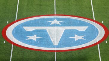winless-titans-fire-three-execs-in-front-office-shake-up