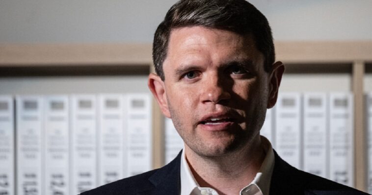 rally-crowd-chants-‘where-is-james-talarico’-as-senate-candidate-disappears-from-campaign-trail-for-11-days