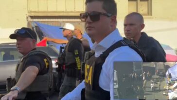 watch:-feds-storm-skid-row-with-a-100-vehicle-convoy-to-take-down-drug-network-operating-in-tents-and-storefronts