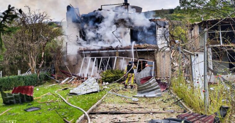 ukraine-field-report:-russia-strikes-bridge-as-attacks-kill-five-in-kharkiv-region