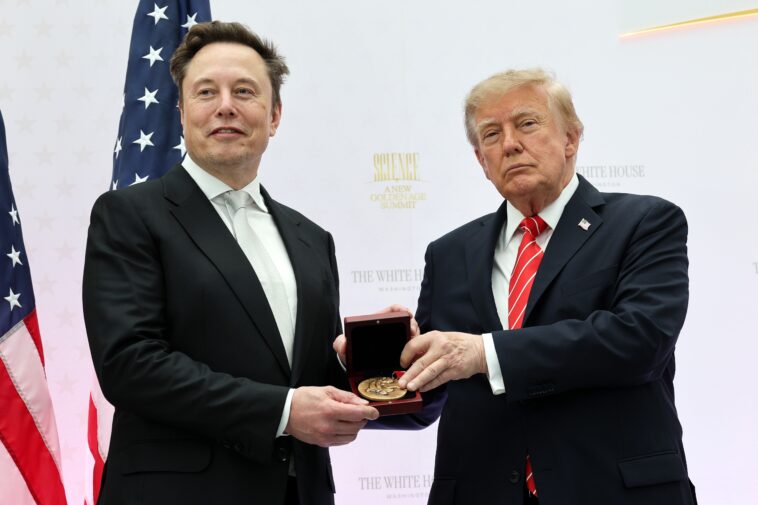 trump-honors-elon-musk,-jensen-haung-and-other-top-tech-ceos-with-prestigious-science-award