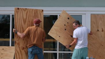 national-hurricane-center-warns-of-‘life-threatening-storm-surge’-as-hurricane-isaias-approaches-gulf-coast