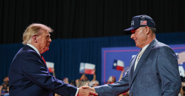 mlb-legend-roger-clemens-campaigns-with-trump-in-texas,-urges-republicans-to-‘get-out-and-vote’