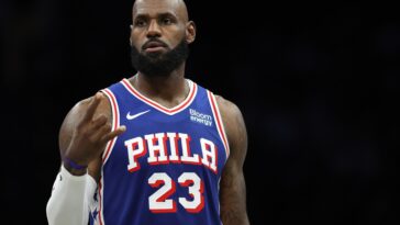 how-lebron-james-did-in-his-first-game-with-the-76ers