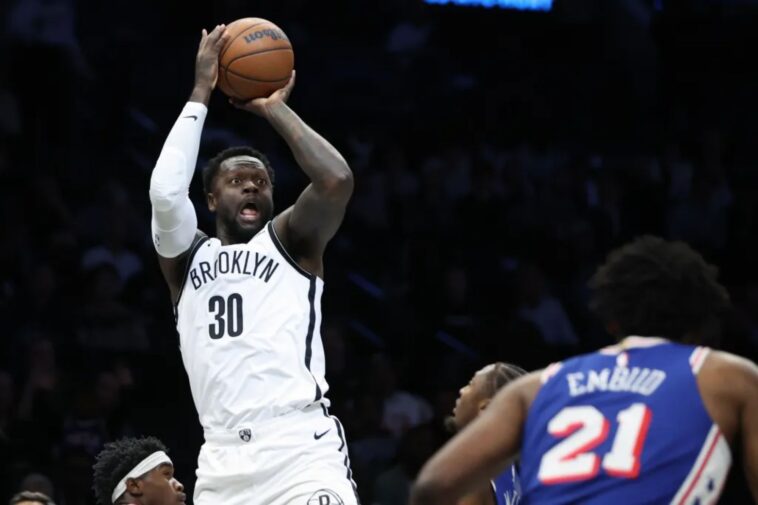 julius-randle-leads-by-example-in-nets’-preseason-win-over-76ers