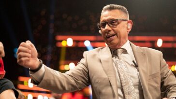 wwe’s-michael-cole-refuses-to-dip-his-toe-into-political-waters,-bucking-trend-among-sports-broadcasters