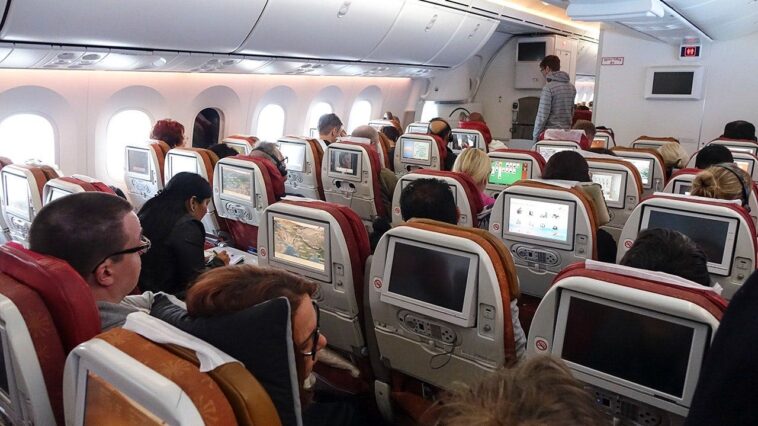 severe-turbulence-diverts-new-york-city-flight-to-miami,-8-injured