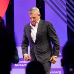 netflix-set-to-layoff-hundreds-of-employees-amid-engagement-crisis