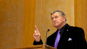 mike-ditka-was-a-patriot-who-loved-america:-‘they-don’t-like-our-flag…get-the-hell-out!’